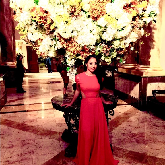 Bebe lace back cutout gown in red - Picture 3 of 3